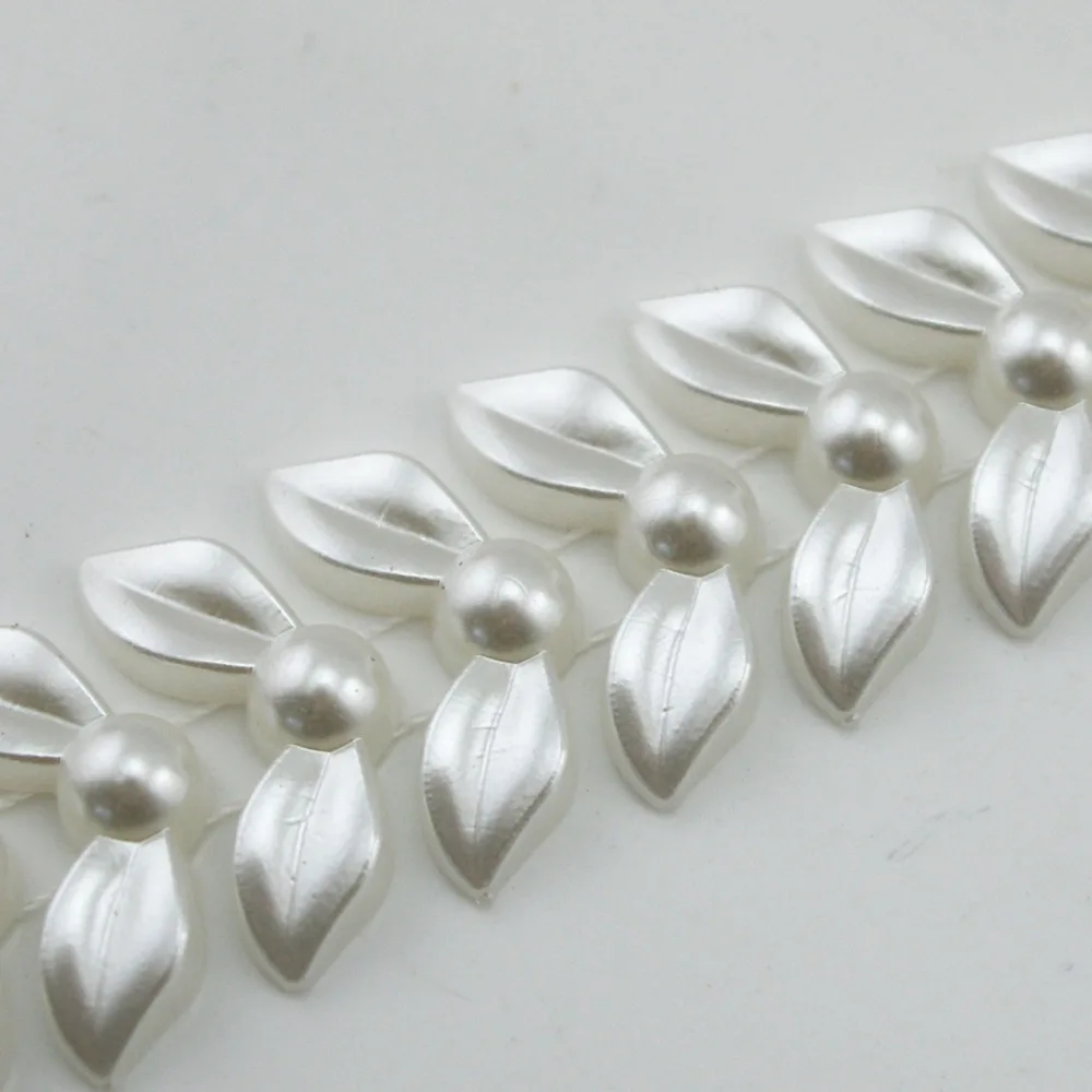 Цепочка с белыми крыльями и жемчугом 28 мм швейная отделка украшение для торта LZ179