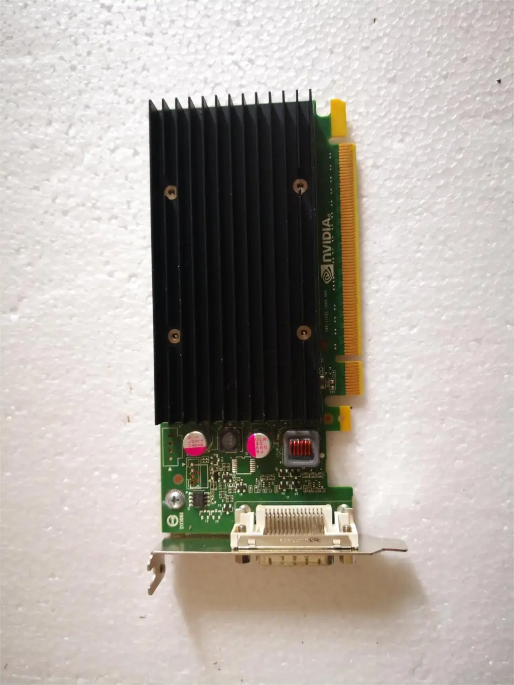 90% новый NVS300 X16 BV456AA 625630 001 632827 аккумулятор большой емкости Графика карта гарантии