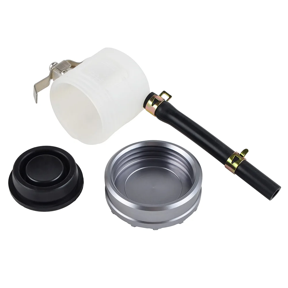 

Front Brake Fluid Reservoir Tank Oil Fluid Cup For BMW Triumph Speed Street Triple R Daytona 675 955 Tiger 1050 Sprint ST 1050