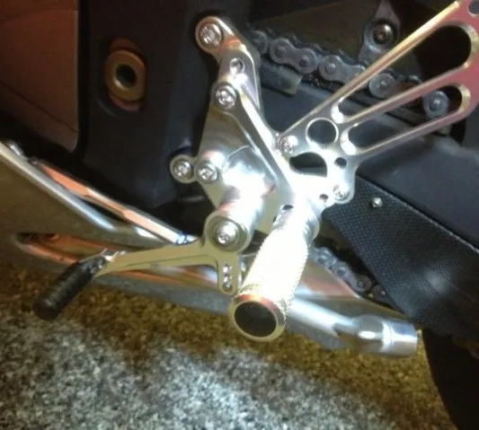 BIKINGBOY Для MV AGUSTA F4/F4 1000 98 99 00 01 02 03 04 05 06 07 08 09 Регулируемые задние комплекты Подножки |