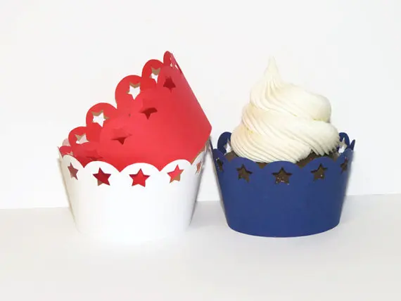 Патриотическая звезда обертки для кексов. Украшения на День памяти. Июля 4th.