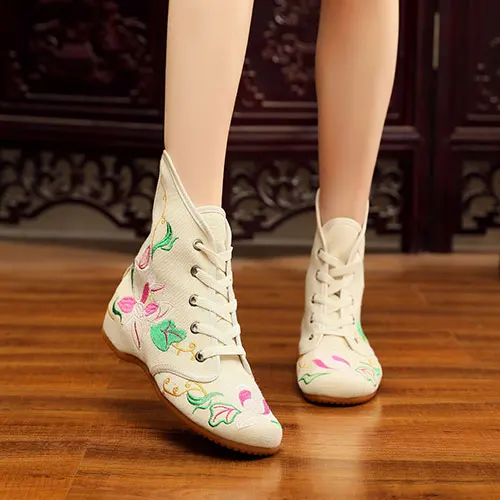 Model 2 Beige Veowalk/женские короткие ботинки на плоской подошве в стиле ретро с вышивкой из хлопка на шнуровке; сезон осень; женская повседневная обувь с китайской вышивкой; удобные ботинки - Цвет: Model 2 Beige