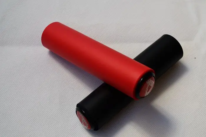 red black Pasak 10 цветов Сверхлегкий Руль велосипеда ручки пена силиконовая губка противоскользящие амортизирующие MTB дорожный велосипед ручки для велосипеда - Цвет: red black