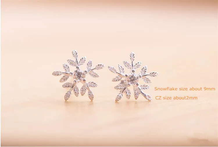 CZ snowflake Рождественская серия 925 стерлингового серебра Прекрасный олень Санта Клаус Снеговик деревянные серьги для женщин Рождественский подарок Brincos ES186 - Окраска металла: CZ snowflake