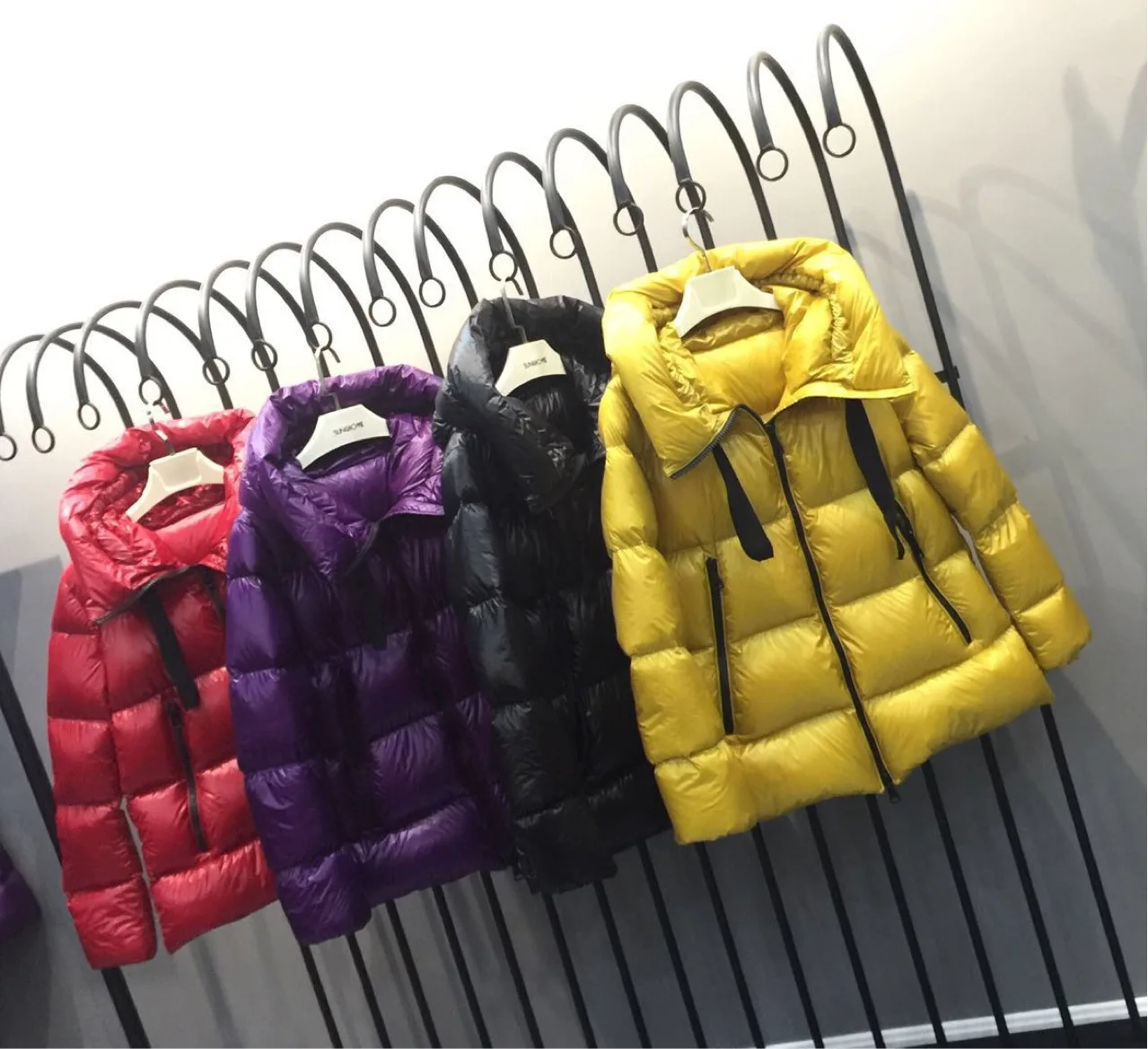 Плотное теплое Женское зимнее пальто трапециевидной формы, свободная верхняя одежда, куртки на утином пуху, женские парки, модное женское пальто с капюшоном, зимняя одежда G547