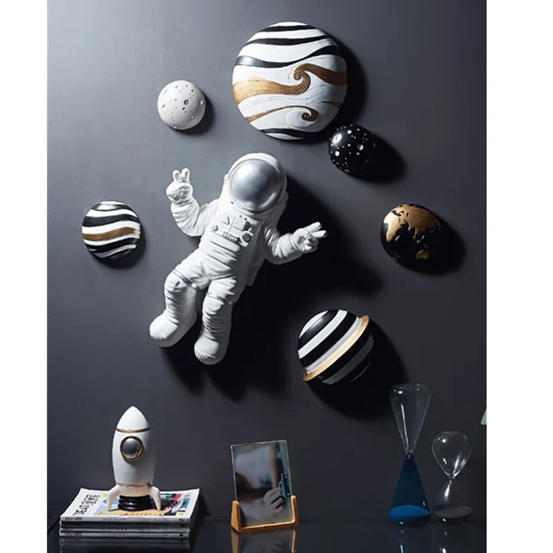 

Nordic Creative Spaceman Astronaut Space Time Resin Craftwork Wall Hangings Bedroom Background Wall Art Decorations X1733