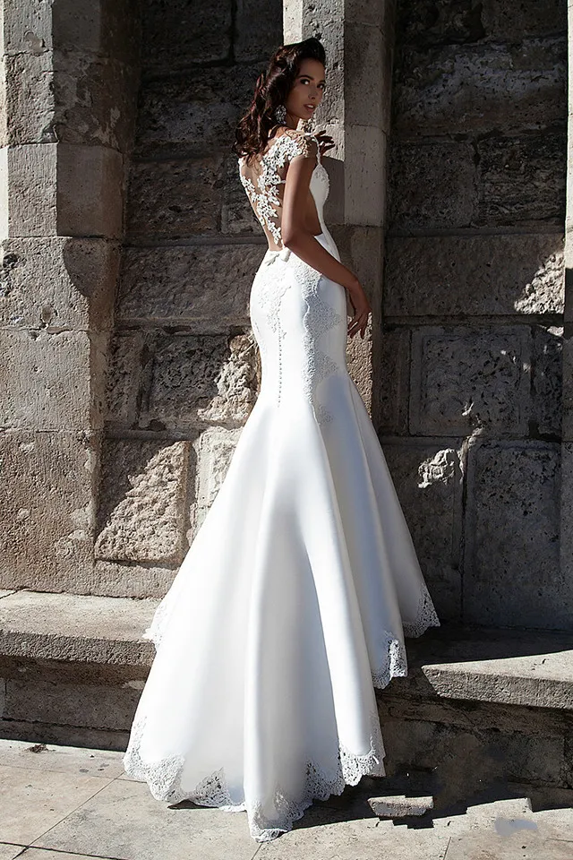 Щедрый 2017 Атласная Русалка Свадебные Платья С Коротким Рукавом Крытая Кнопки Sexy