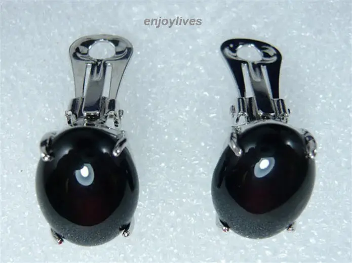 Серьги на клипсе с черным агатом и овальными бусинами покрытыми белым золотом