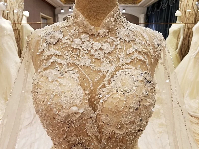 

New Arrival Wedding dresses 2017 lace bag long-sleeve mantillas bride Gown train sexy wedding dress