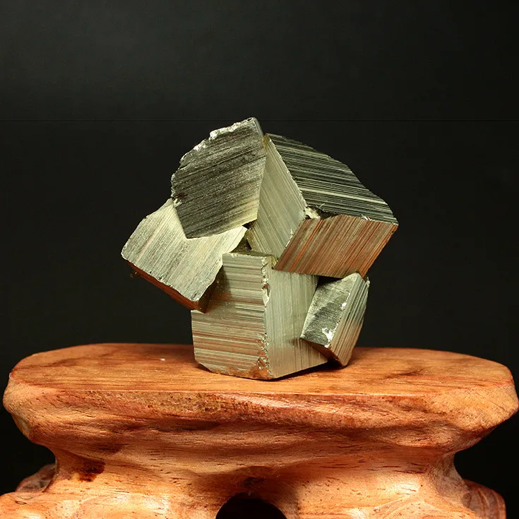 Peru exquisite natural crystalline pyrite ore mineral specimens perfect crystal face bright ornaments Collection 09
Peru exquisite natural crystalline pyrite ore mineral specimens perfect crystal face bright ornaments Collection 09
