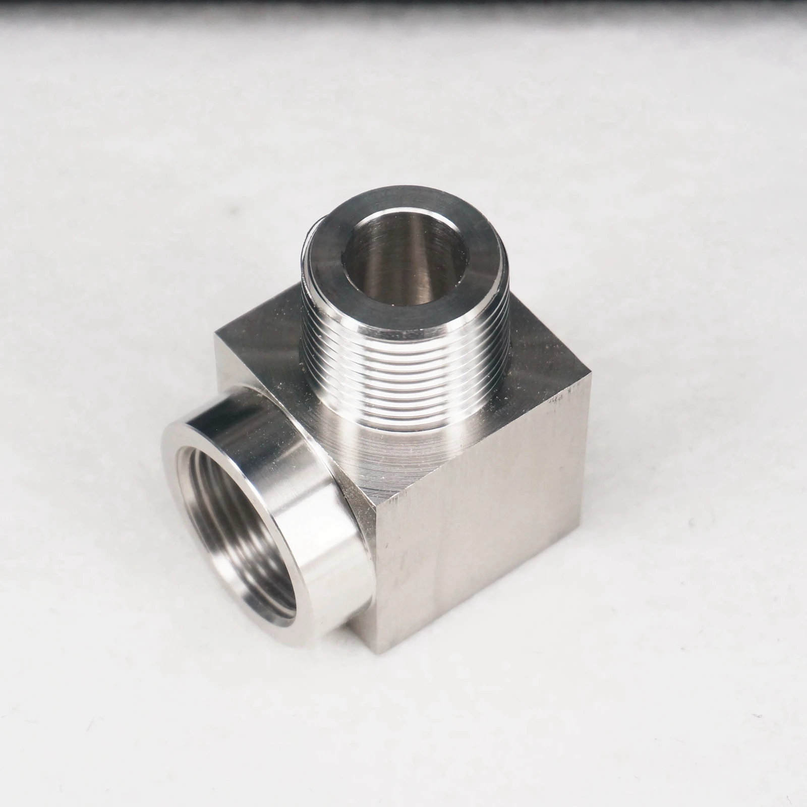 Колено с внутренней резьбой BSP 3/4 дюйма на внутреннюю резьбу 90 градусов 304