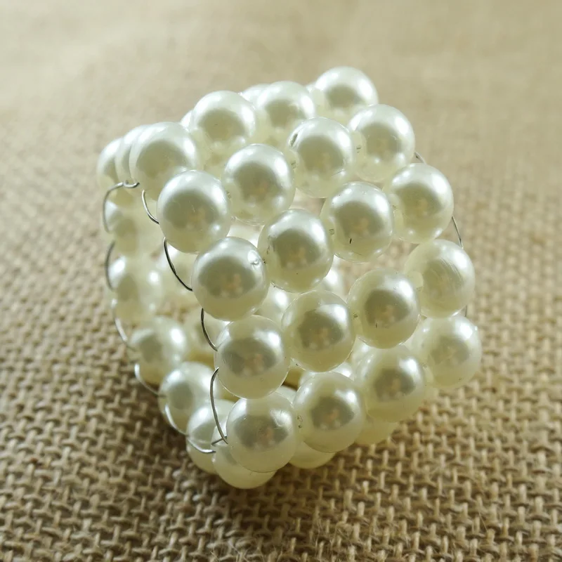 Жемчужное украшение из колец для свадебных салфеток | Дом и сад