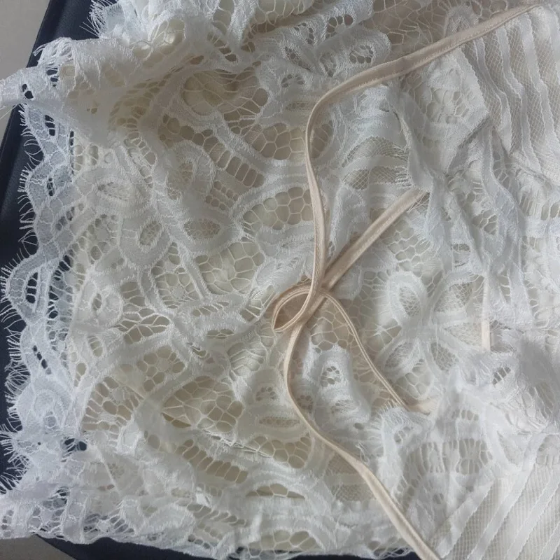 Женский белый кружевной комбинезон на бретельках Boho с глубоким v-образным вырезом, короткие комбинезоны, Летний Пляжный комбинезон без рукавов, повседневные Комбинезоны