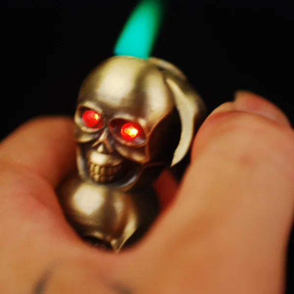 Новые и экзотические креативные газовые зажигалки с тремя черепами