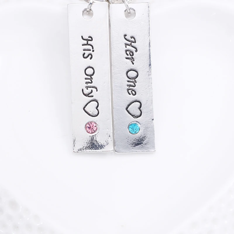 Простая прямоугольная двухкомпонентная подвеска Стразы с гравировкой и буквами