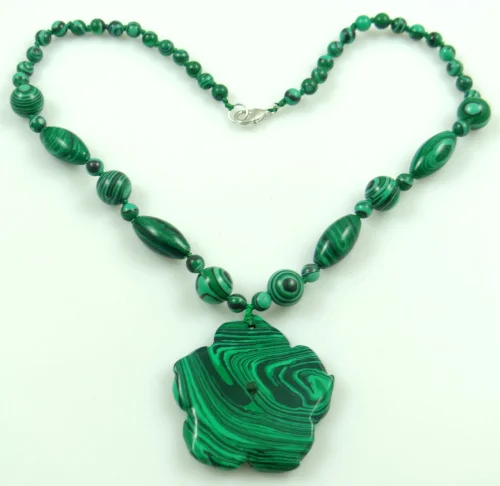 Подвеска из натурального камня с бирюзой кварцем кристаллом опаловым тигровым