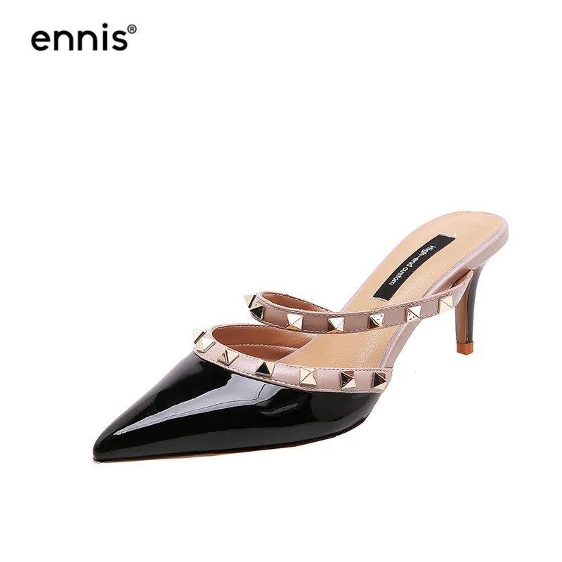 ENNIS/ г.; женские туфли-лодочки; шлепанцы с острым носком; Шлепанцы из лакированной кожи с заклепками на шпильках; модные дизайнерские туфли без задника на высоком каблуке; M984 - Цвет: Black