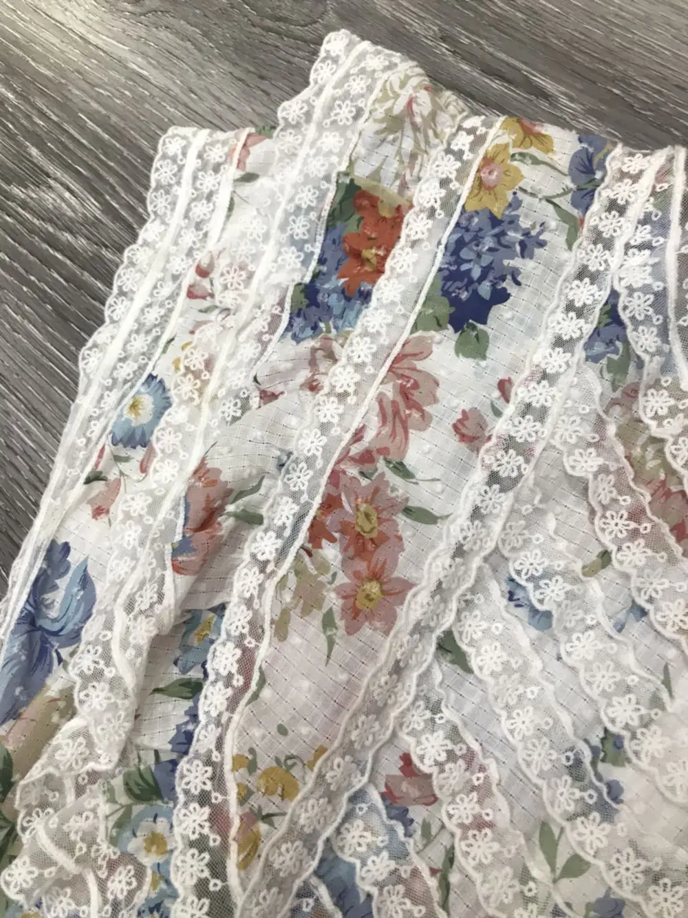 Женское цветочное кружевное Каскадное платье с высоким вырезом и оборками