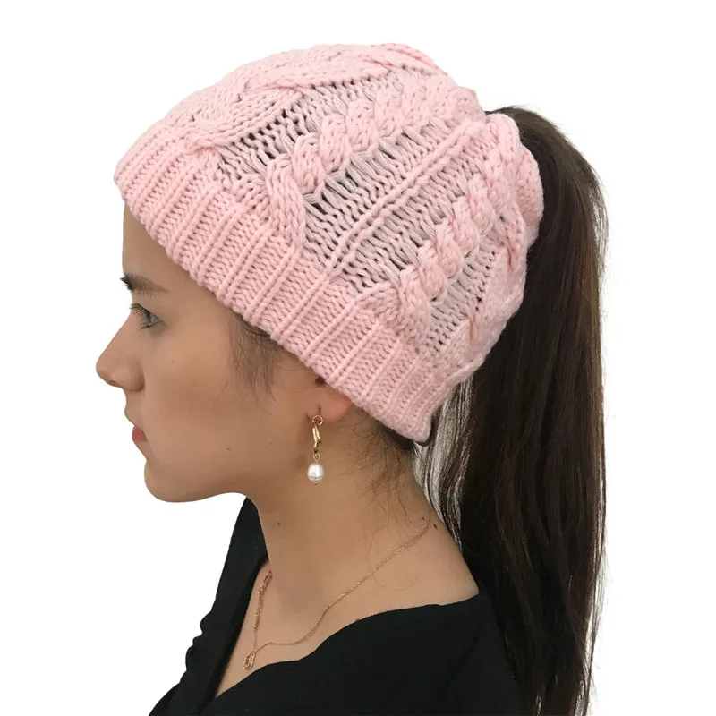 Pink Мягкие вязаные конский хвост зимние шапки бини для женщин шерстяная шапка стрейч крючком грязный булочка Holey шляпа Повседневная Skullies Beanies шапка для девочек s - Цвет: Pink