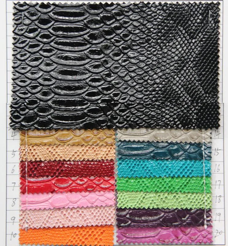 Кожаные чемоданы из змеиной кожи с принтом |