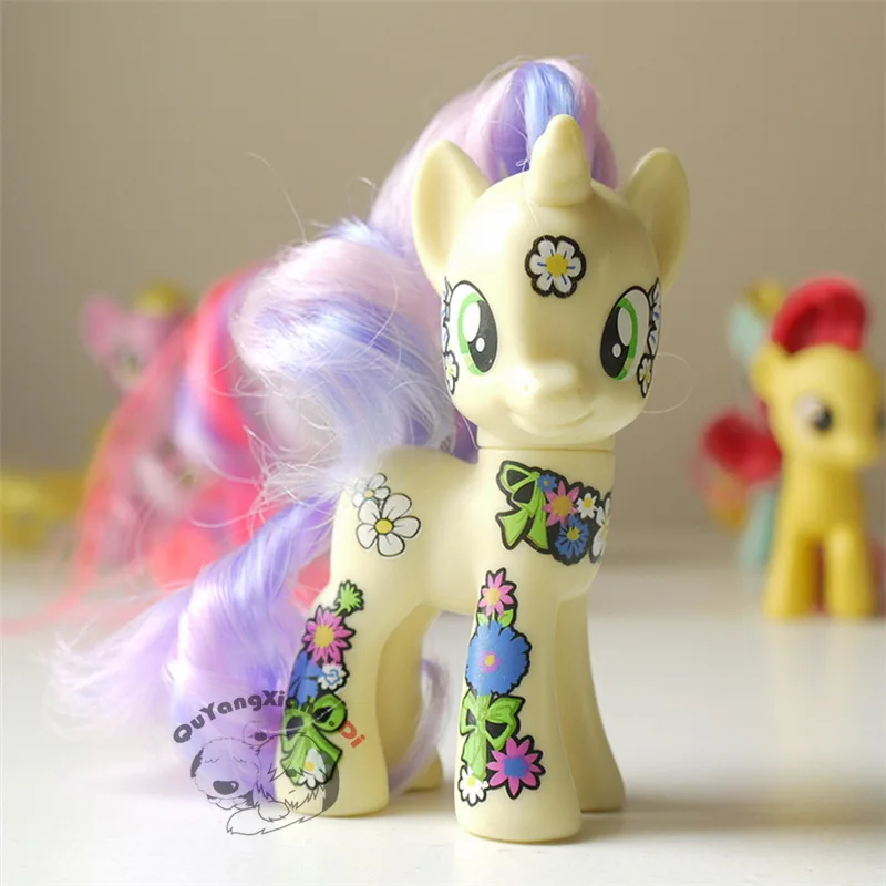 

P8-093 Action Figures 8cm Little Cute Horse Model Doll Painted yellow Anime Toys for Children
