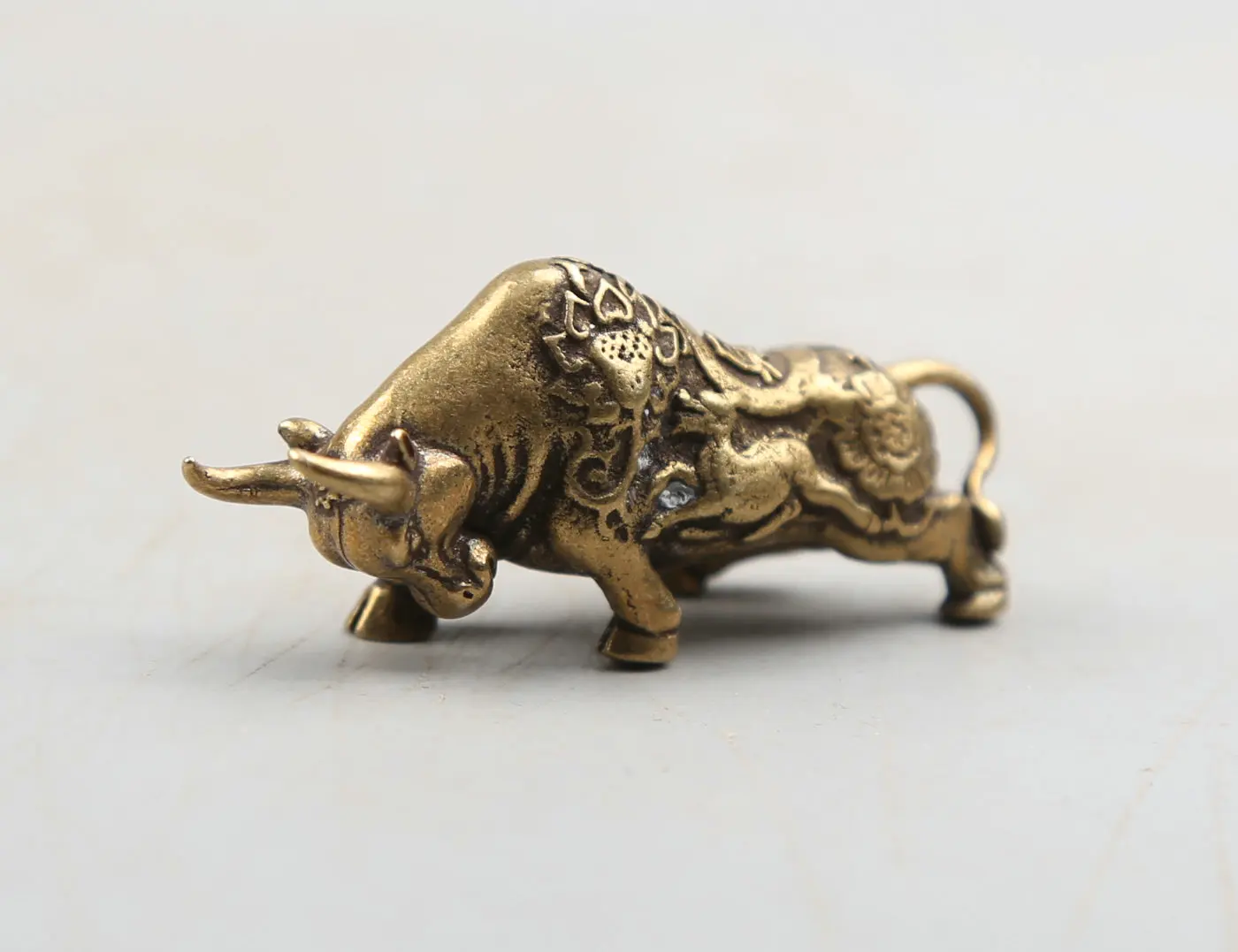 

46MM/1.8" Collect Curio Rare China Fengshui Small Bronze Exquisite Animal 12 Zodiac Year Bull Oxen Ox Cattle Moo-cow Statuary29g