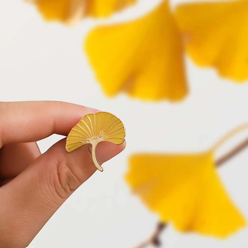

Fashion Vintage Pine Cones Leaves Ginkgo Leaves Brooch Pin Badge Jeans Clothes Decoration Jewelry For Girl Women Gift Wholesale