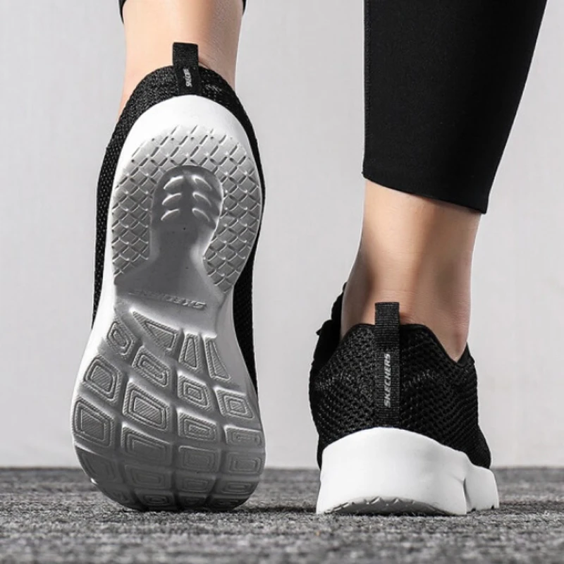 Skechers/; брендовая дизайнерская спортивная обувь для бега; дышащие кроссовки; сезон весна; удобная повседневная обувь на шнуровке для женщин; 66666177-BKW