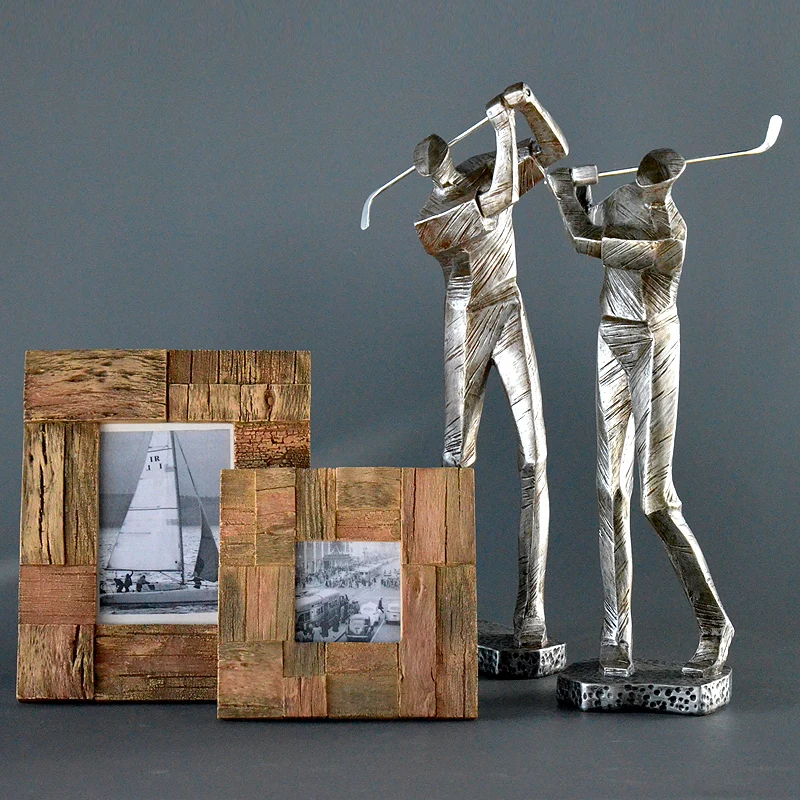 Декоративные поделки с изображением американских абстрактных персонажей