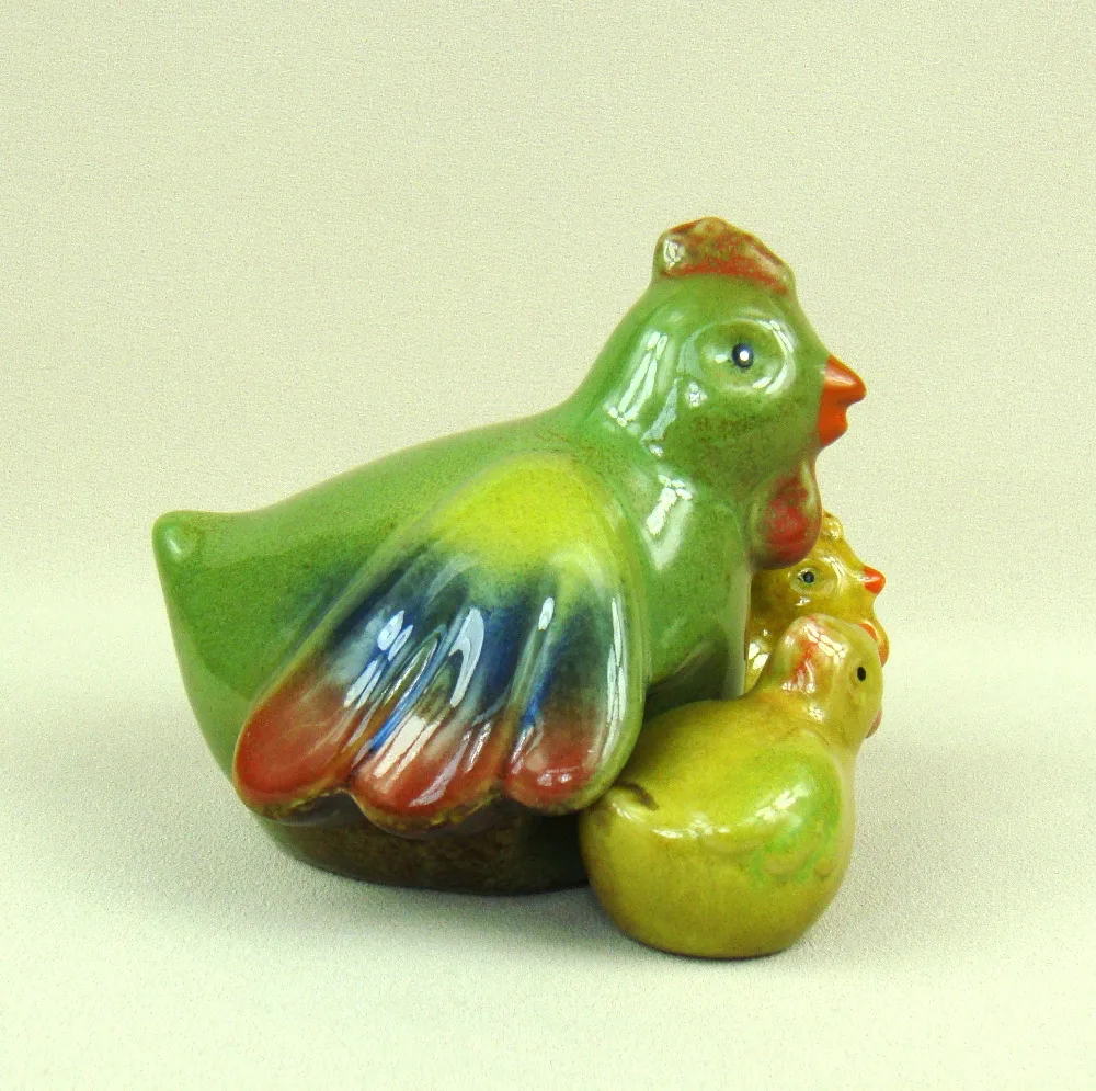 Фарфоровая курица и цыплята миниатюрная Керамика ручной работы фигурка птицы