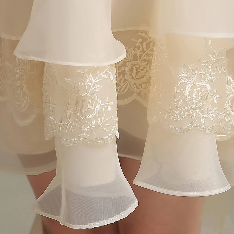 Милые свадебные платья белого и красного цвета с коротким передом длинной