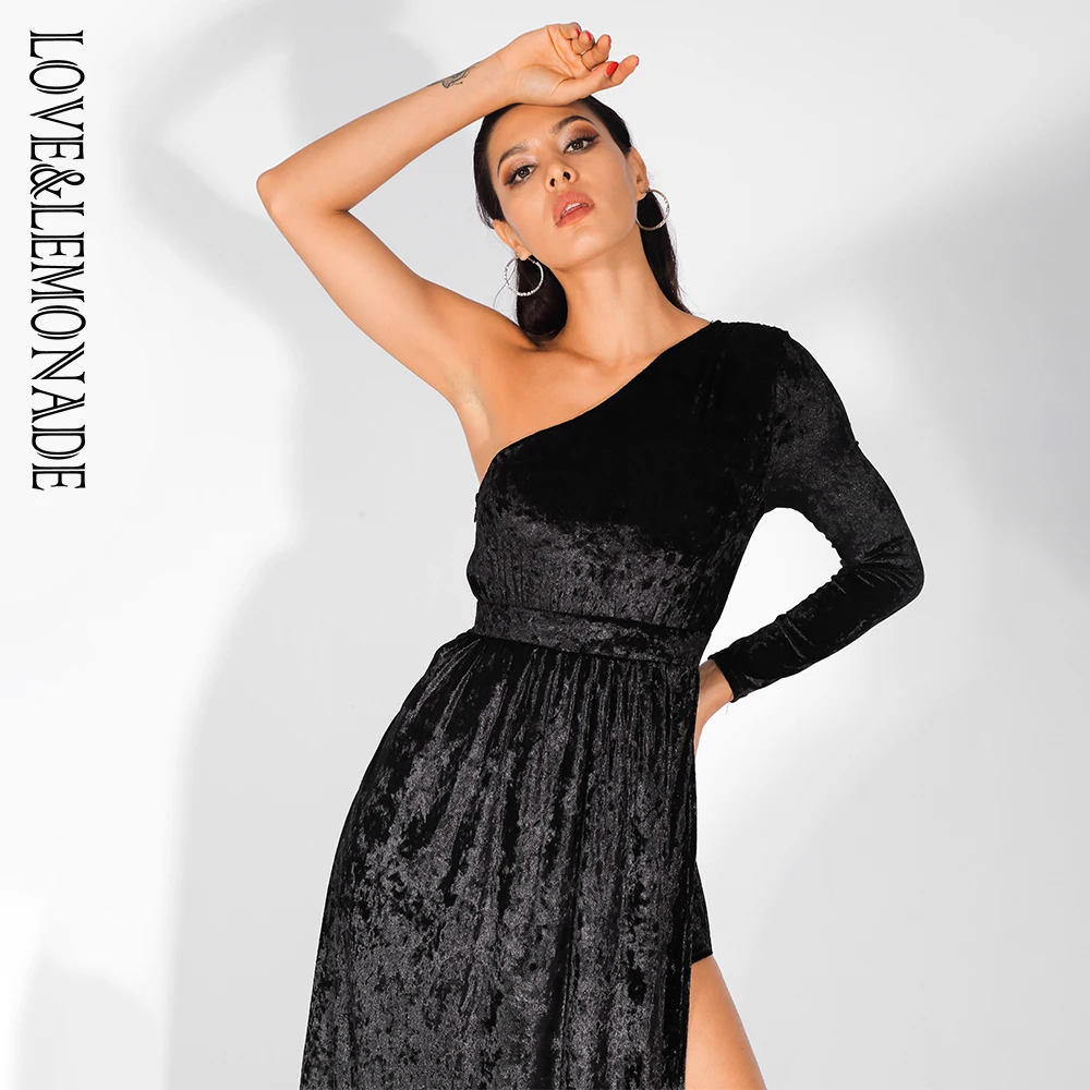 Женский бархатный комбинезон LOVE & LEMONADE из ткани без бретелек с вырезами модель