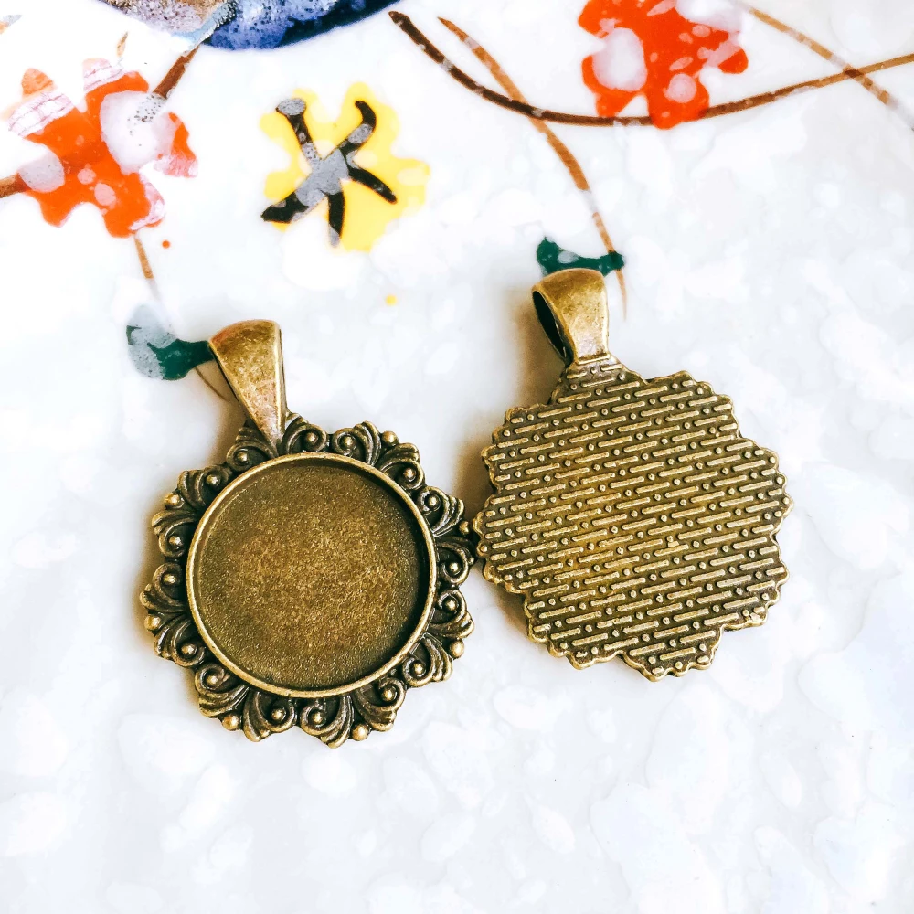 

10pcs/lot 18mm Necklace Pendant Setting Antique Bronze Silver Glass Cabochon Blank Base Supplies for Jewelry Finding T94