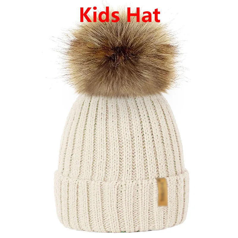 white baby Меховая шапка с помпоном для мальчиков и девочек Gorros Babies шапки с помпоном для мамы и ребенка Зимняя шерстяная вязаная шапочка детская зимняя шапка с Енотом - Цвет: white baby