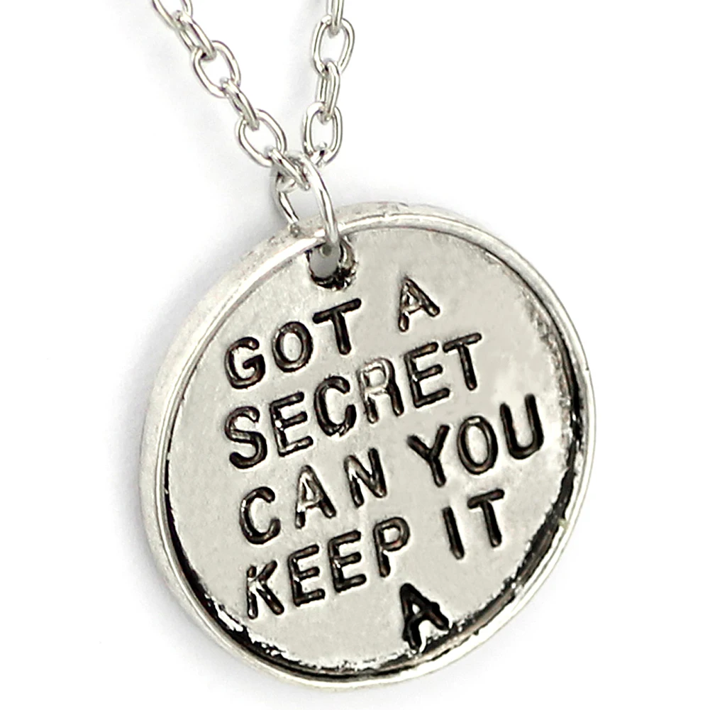 Ожерелье Pretty Little Liars получил секрет можете ли вы держать его в виде букв