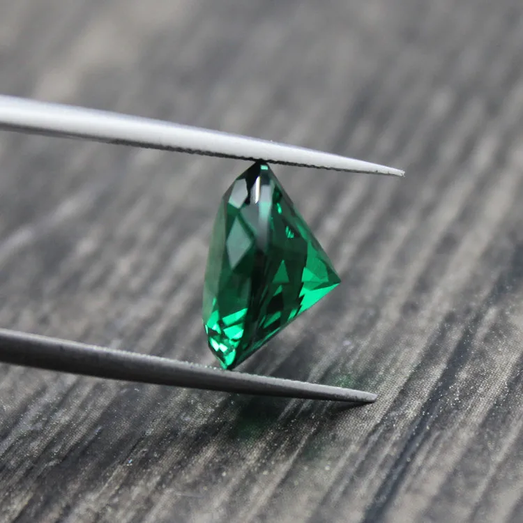 Круглая бразильская форма созданная изумрудом для ювелирных изделий из