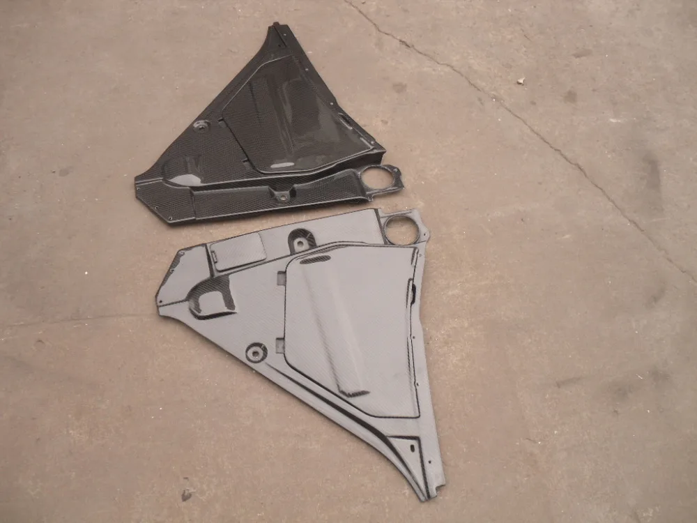 Крышка батарейного отсека тормозной жидкости GTR R35 OEM из углеродного волокна |