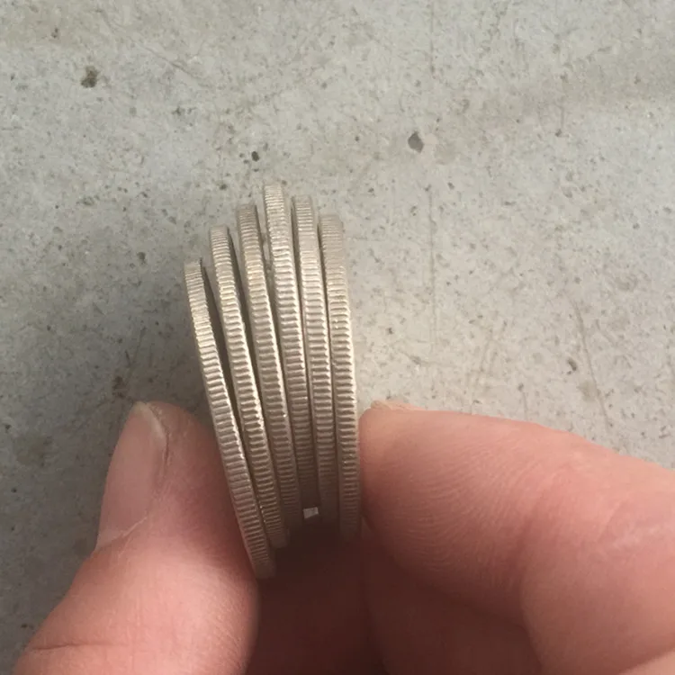 

100% genuine, 1981 year, one yuan the Great Wall coin, (third sets RMB) antique collection.