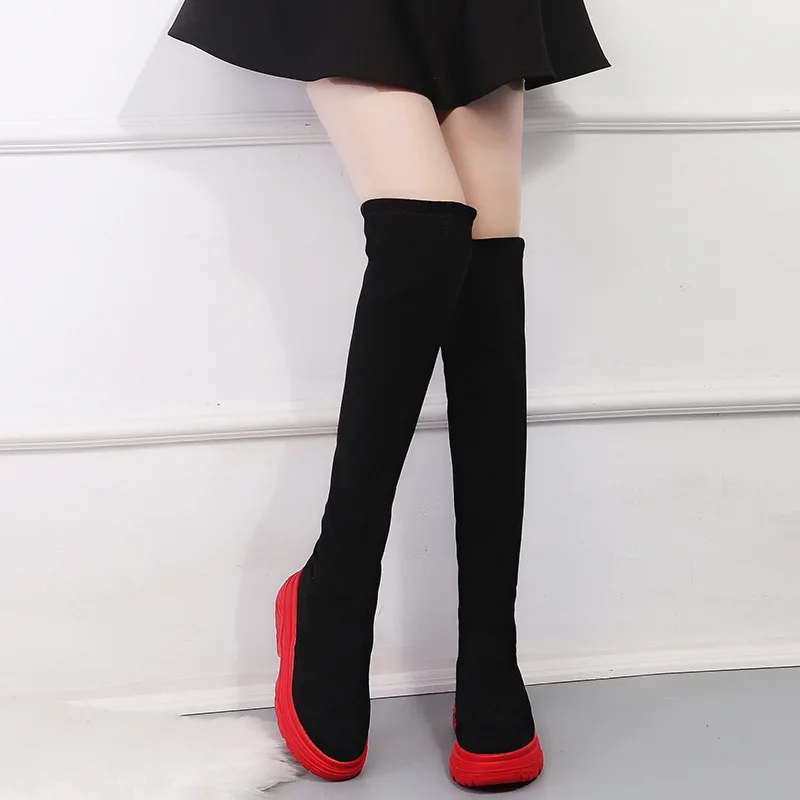 Женские ботфорты на танкетке черные красные стелька из эластичной ткани обувь