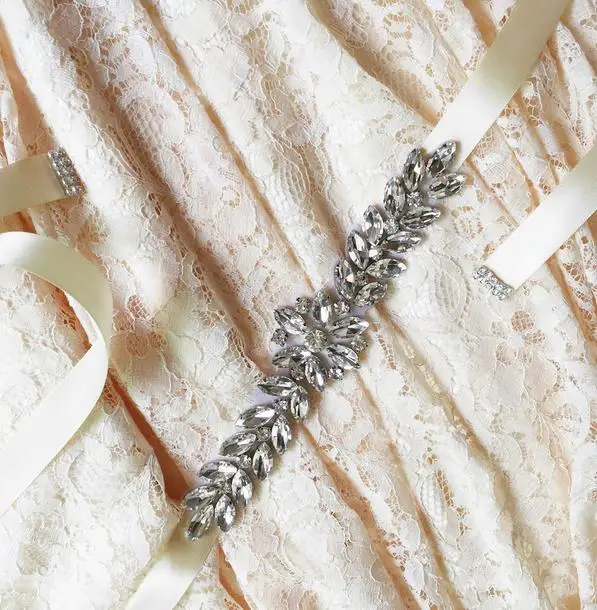 2016 модные чистый ручной работы свадебные ремни кристалл платье невесты