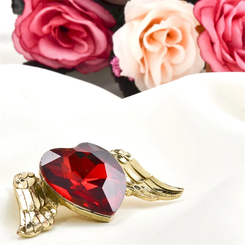 Новая мода крылья Броши с сердечком украшением в виде кристаллов Дешевые Женская