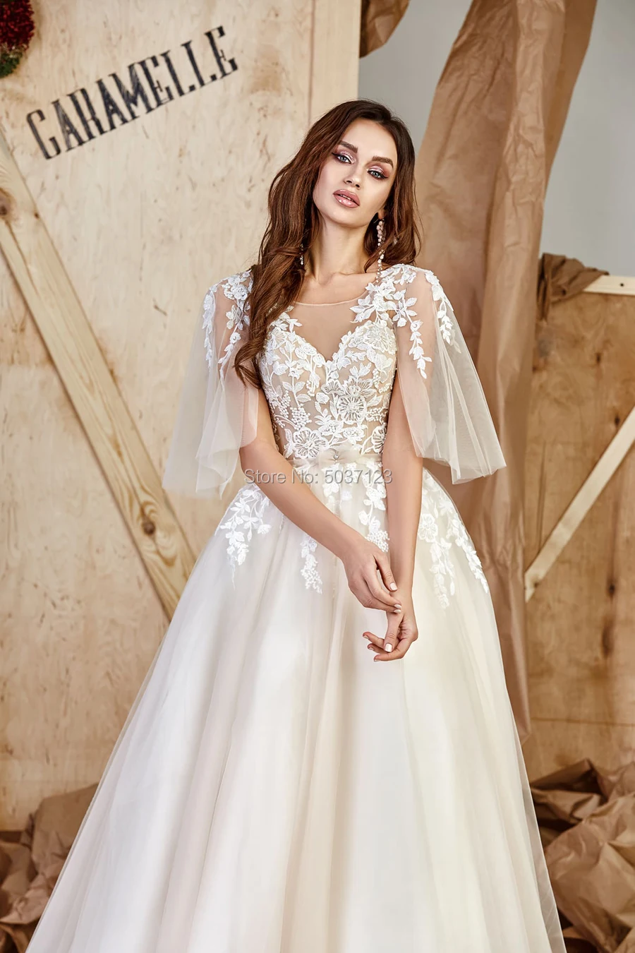 Свадебные с рукавами до локтя платья аппликации из кружева совок открытая спина
