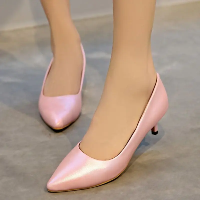 Женские свадебные туфли на низком каблуке лодочки с острым носком большой размер