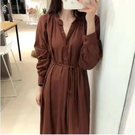 Длинное платье-рубашка сезон осень корейский стиль v-образный вырез пуговицы