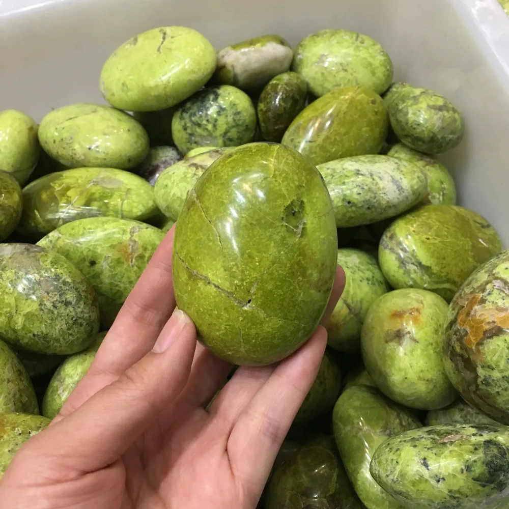 Натуральный минеральный кристалл камень зеленый опал пальмовый камень 120 г