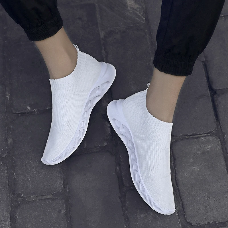 

2019 Brand Running Shoes Men Socks Sneakers Sport Athletic Breathable Mesh Trainers Man Comfortable Super Light Slip-on Loafers
