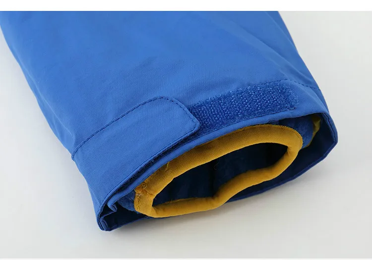 Новый зимний костюм штурмовика имеет два комплекта высокого дышащего