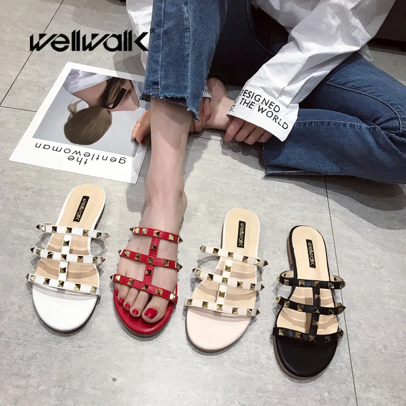Сандалии Wellwalk женские с заклепками плоская подошва без застежки модные