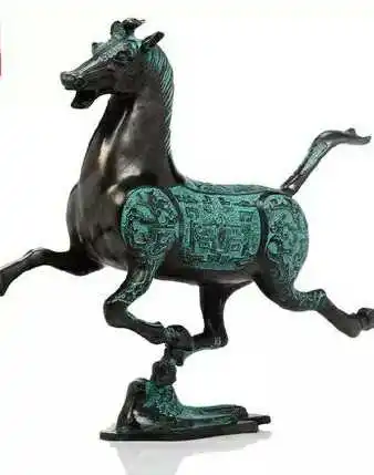 Античная бронзовая лошадь для верховой езды