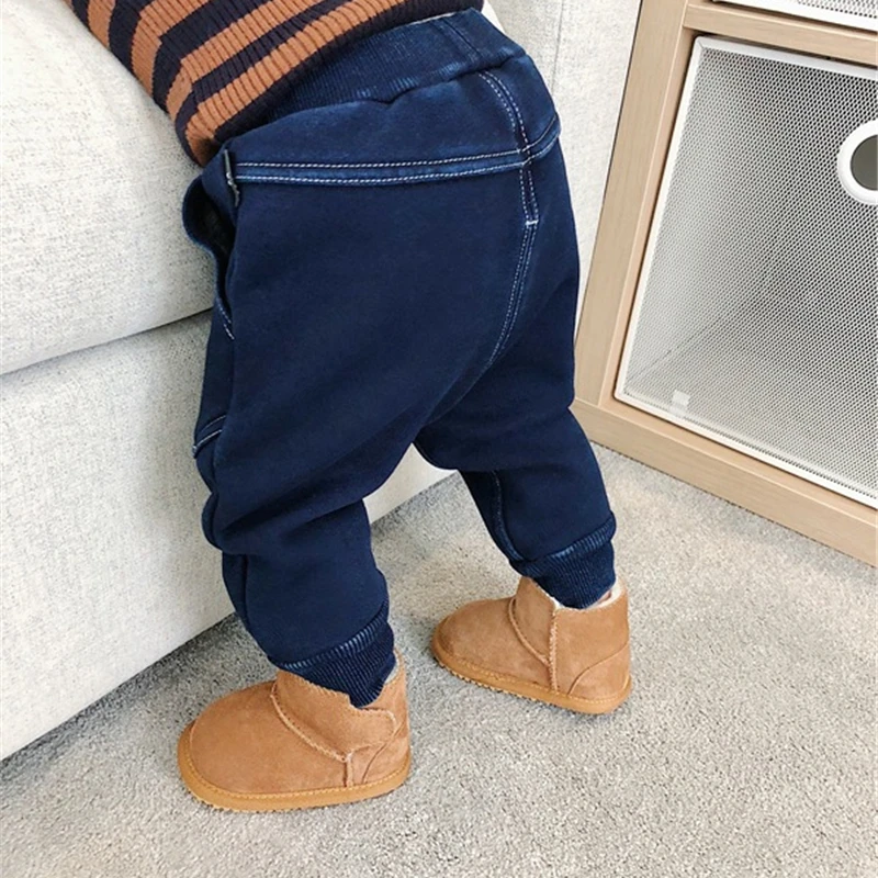 Модные зимние теплые брюки для мальчиков повседневные джинсы маленьких детей с